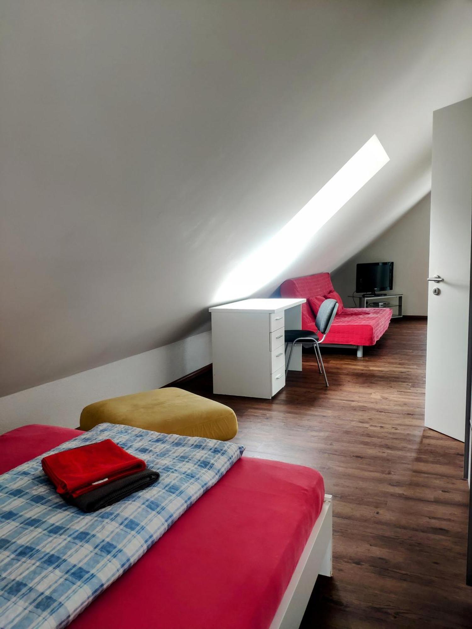 Apartment Und Privatzimmern In Freiburg Стая снимка