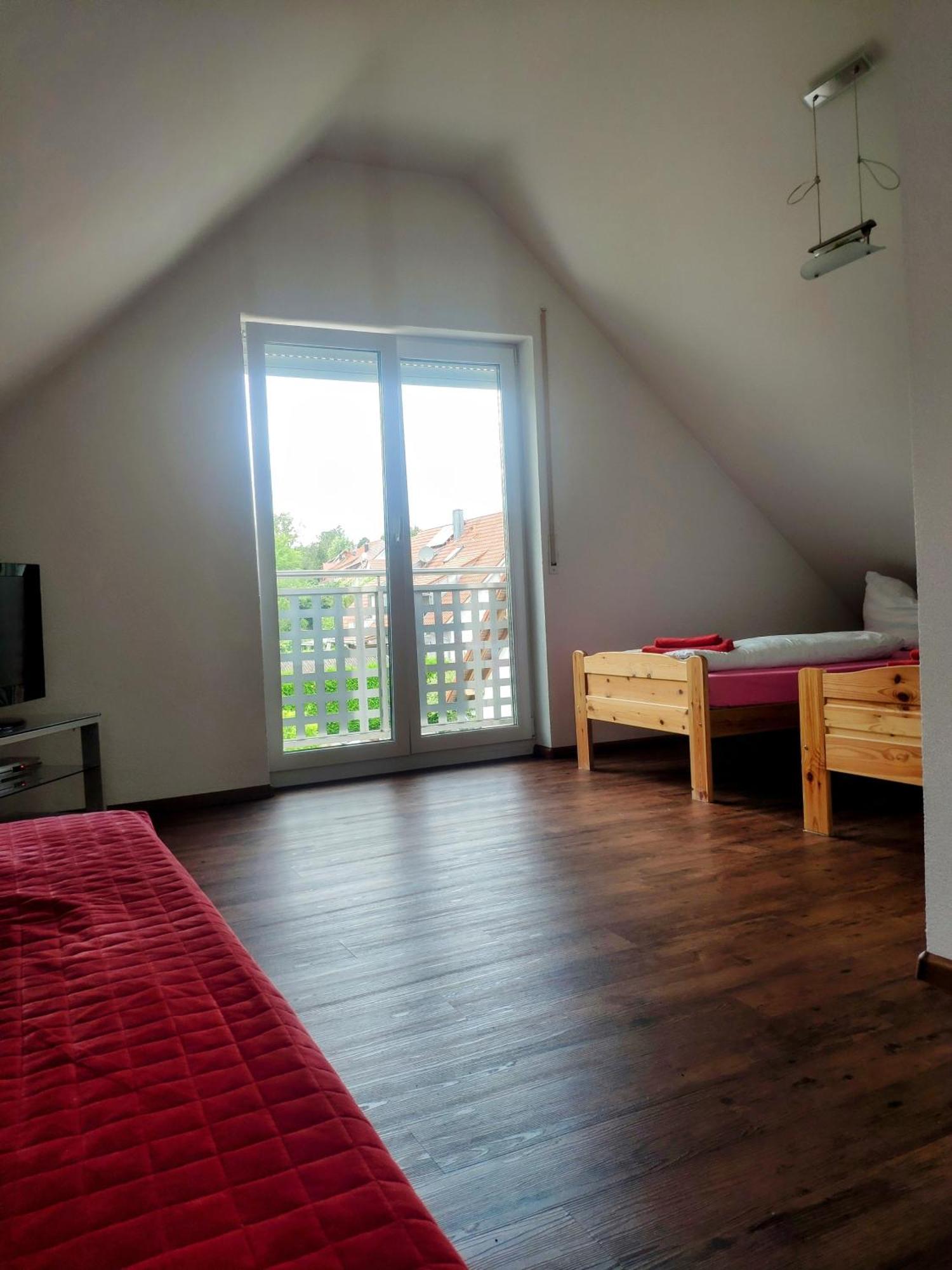 Apartment Und Privatzimmern In Freiburg Екстериор снимка