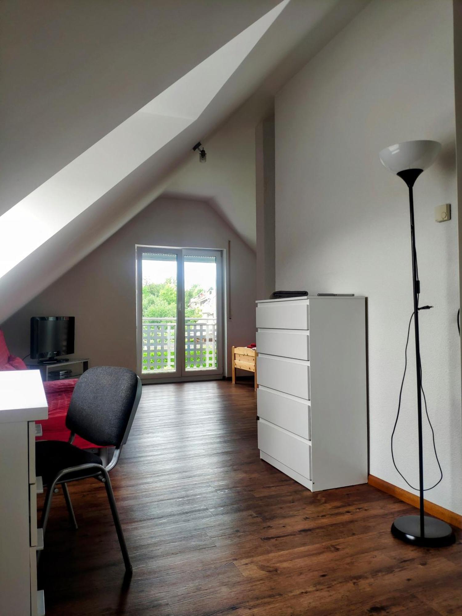 Apartment Und Privatzimmern In Freiburg Стая снимка