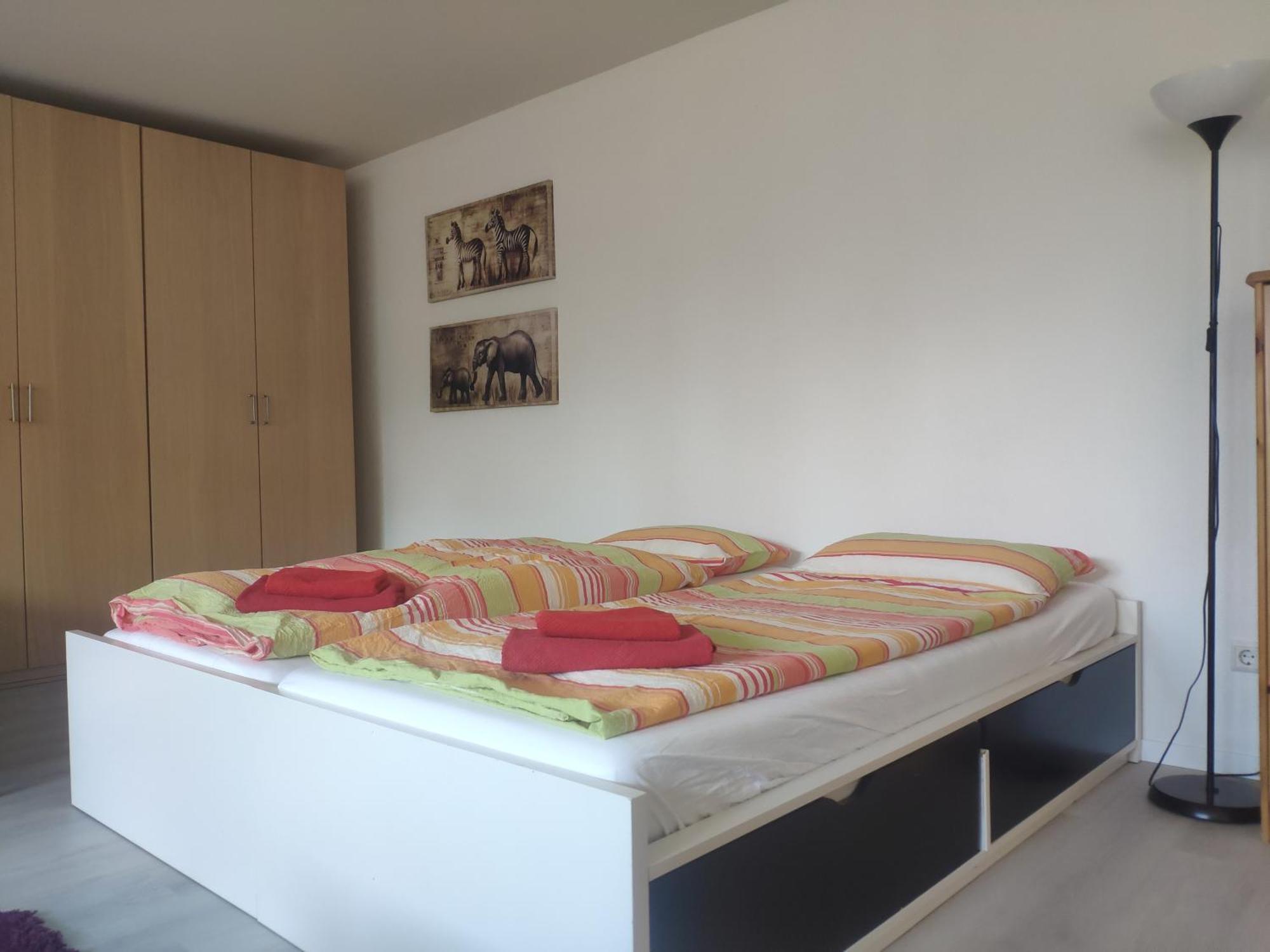 Apartment Und Privatzimmern In Freiburg Стая снимка