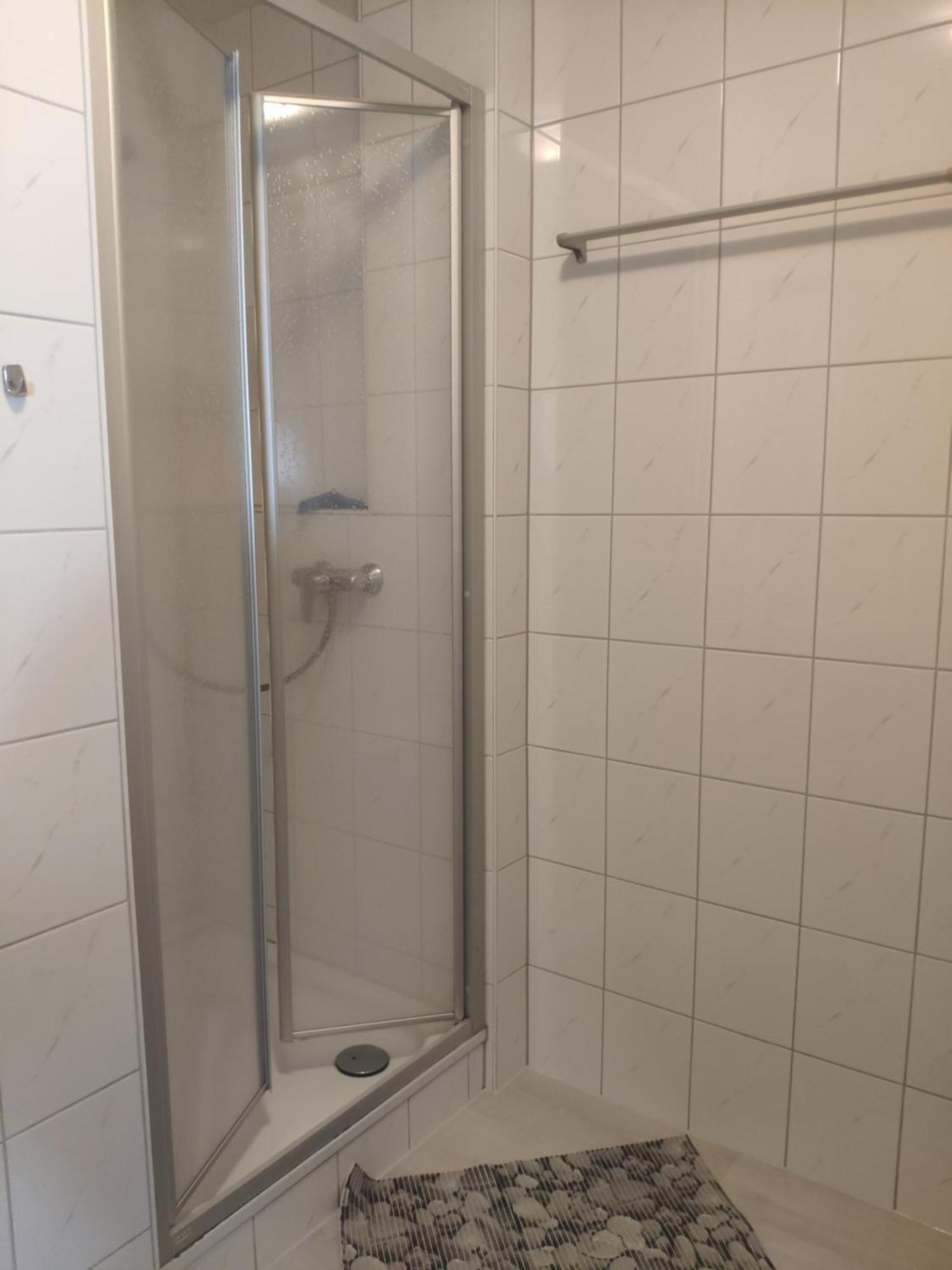 Apartment Und Privatzimmern In Freiburg Стая снимка