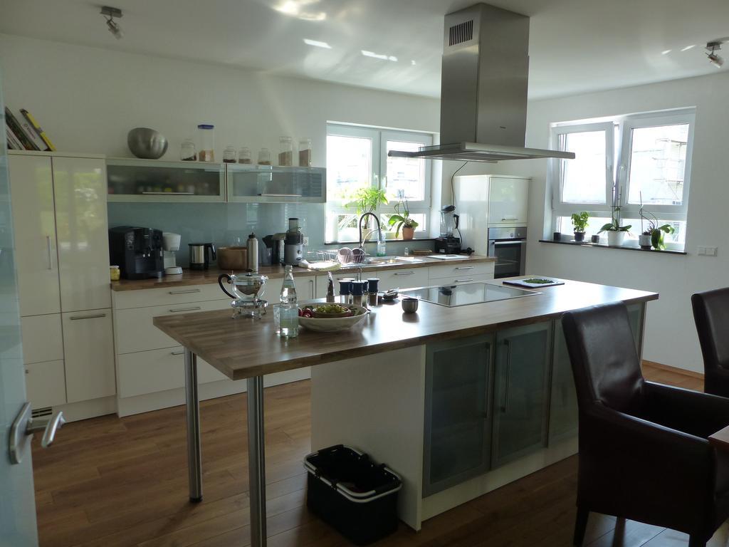 Apartment Und Privatzimmern In Freiburg Екстериор снимка